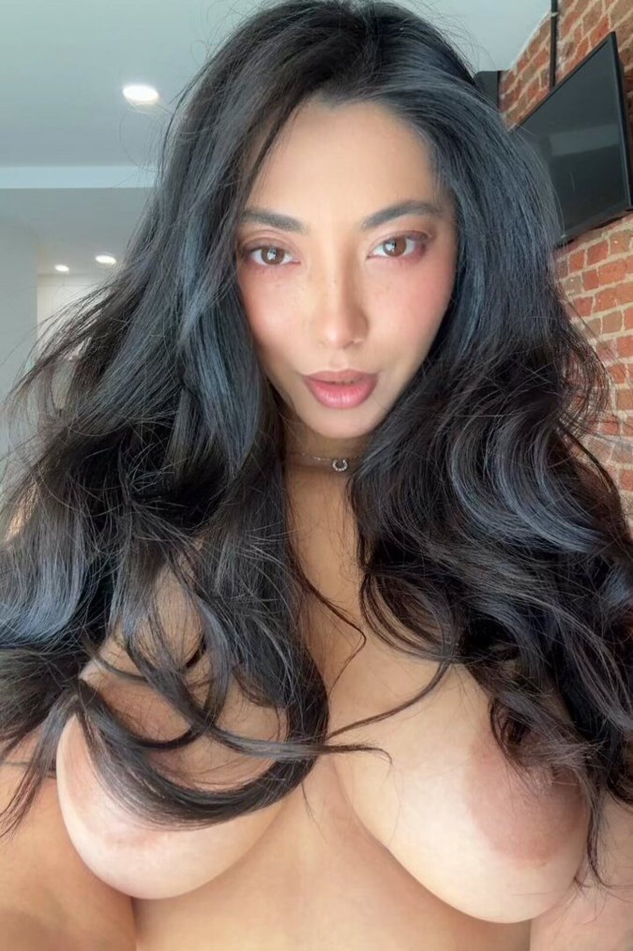 tiktoker fansly onlyfans