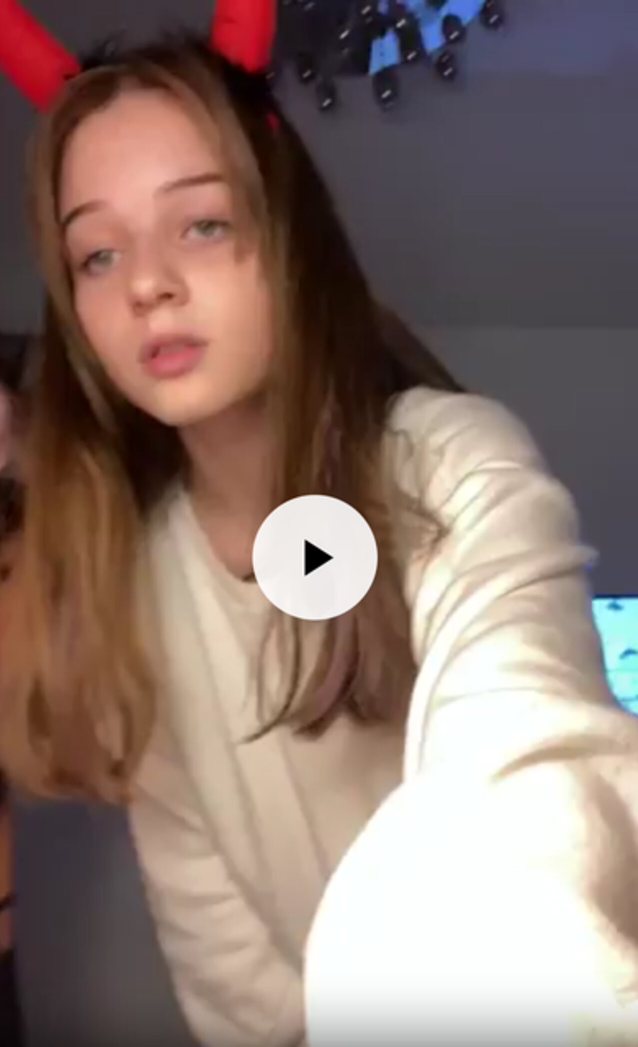 camgirl friends lesbian