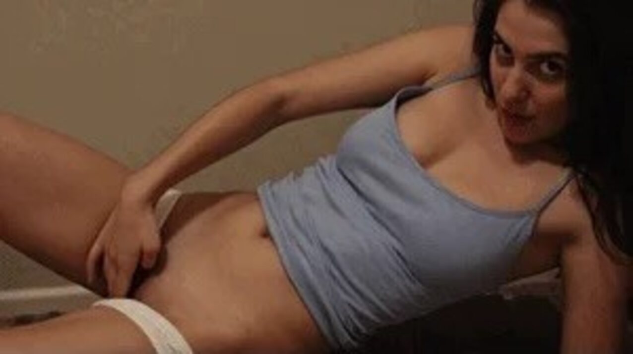 brunette amateur solo