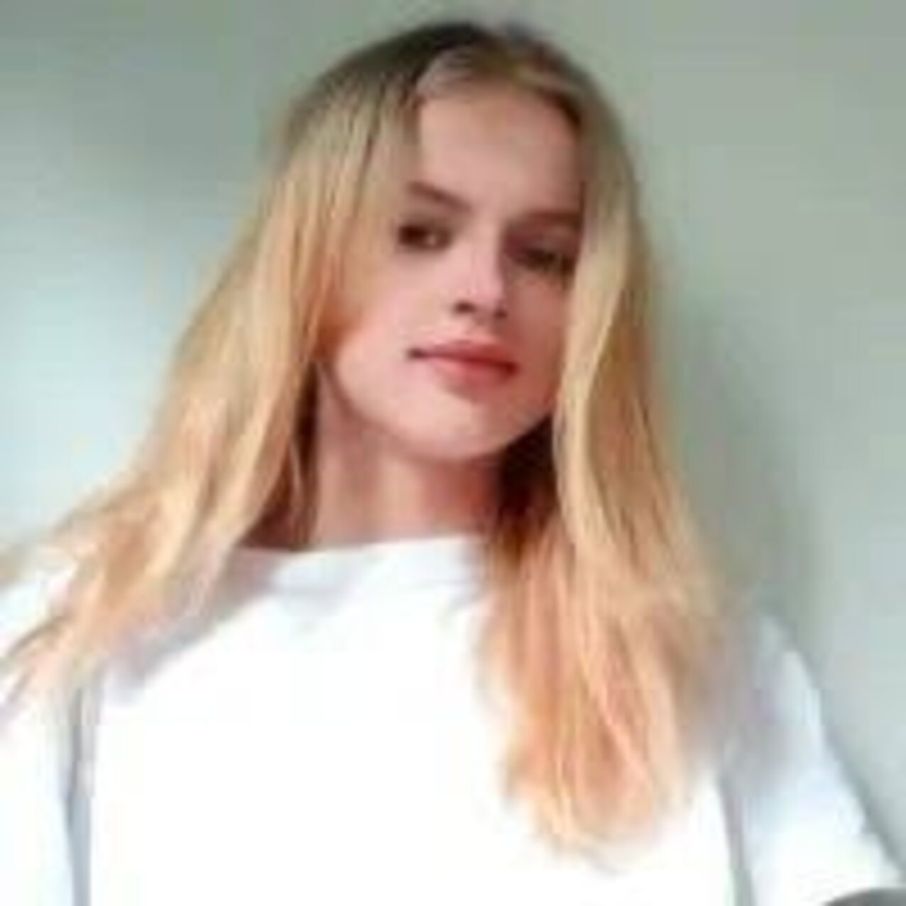 blonde amateur livestream