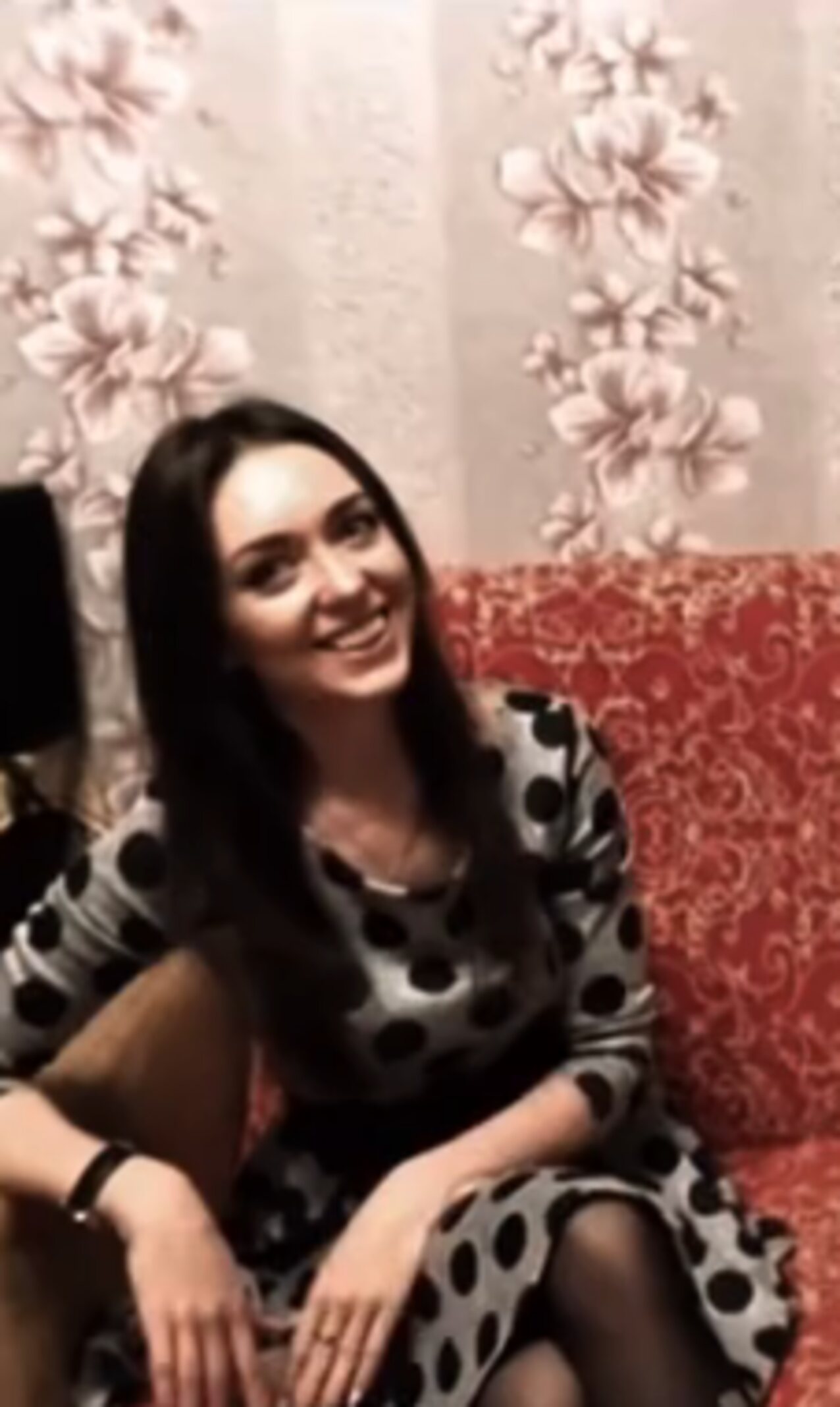 amateur skirt brunette