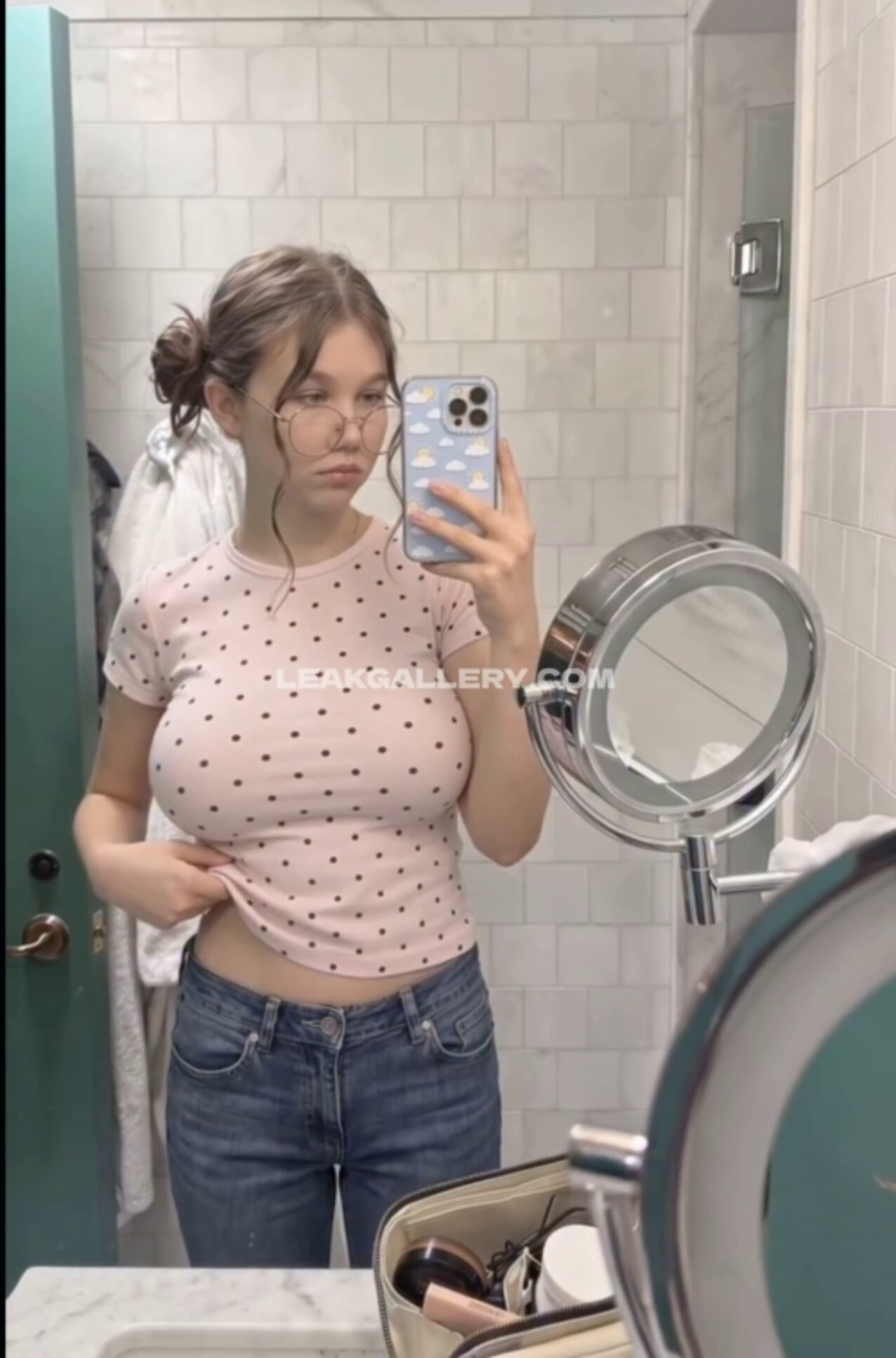 amateur big tits glasses