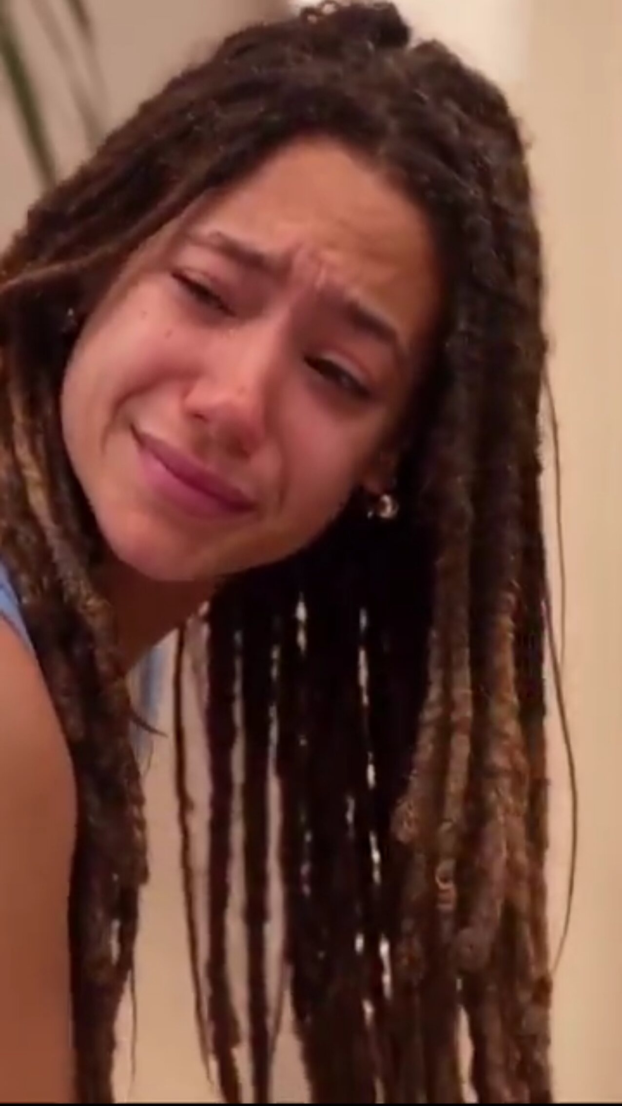 twitter dreadlocks crying
