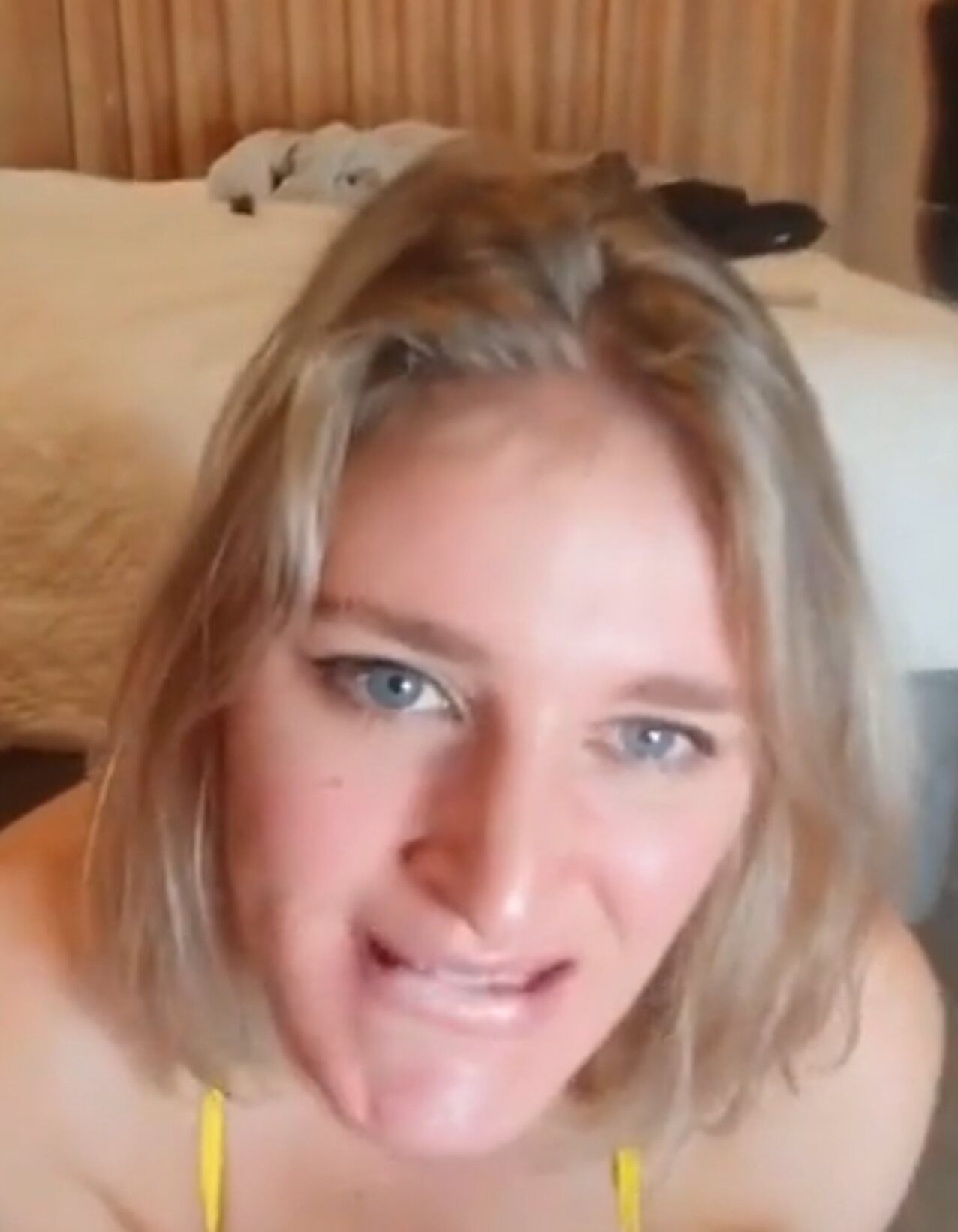 blonde ameture college