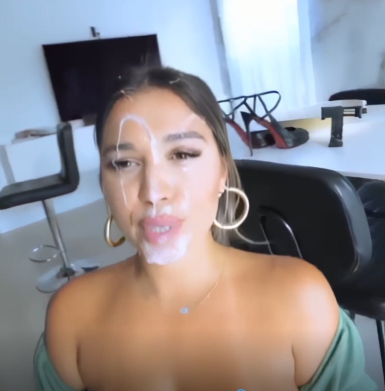 cum facial tits