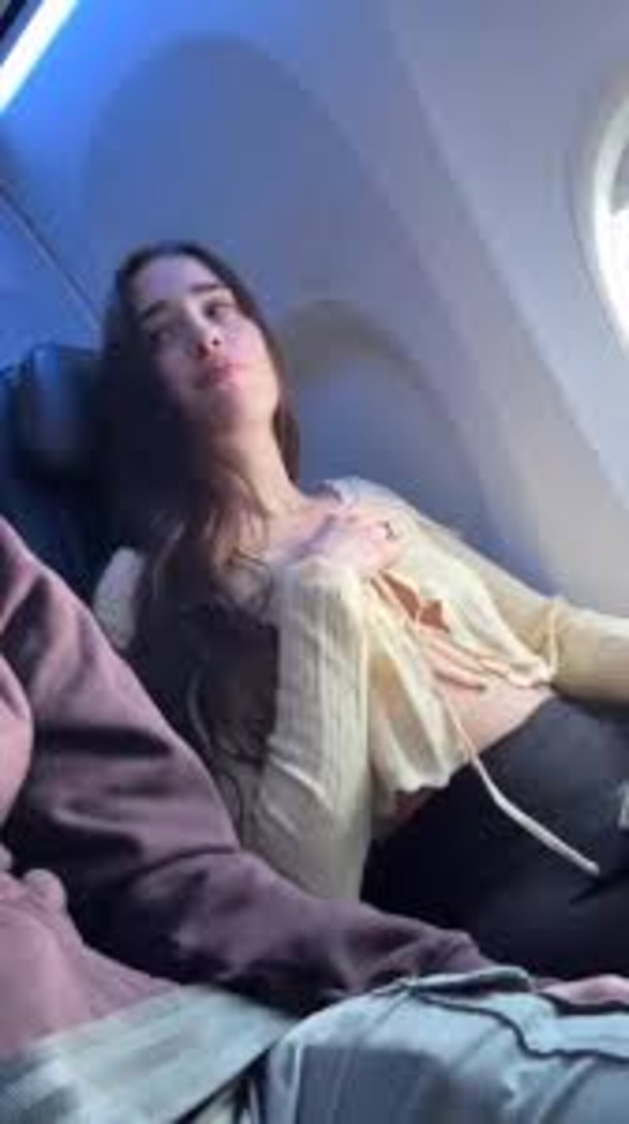 couple flash airplane