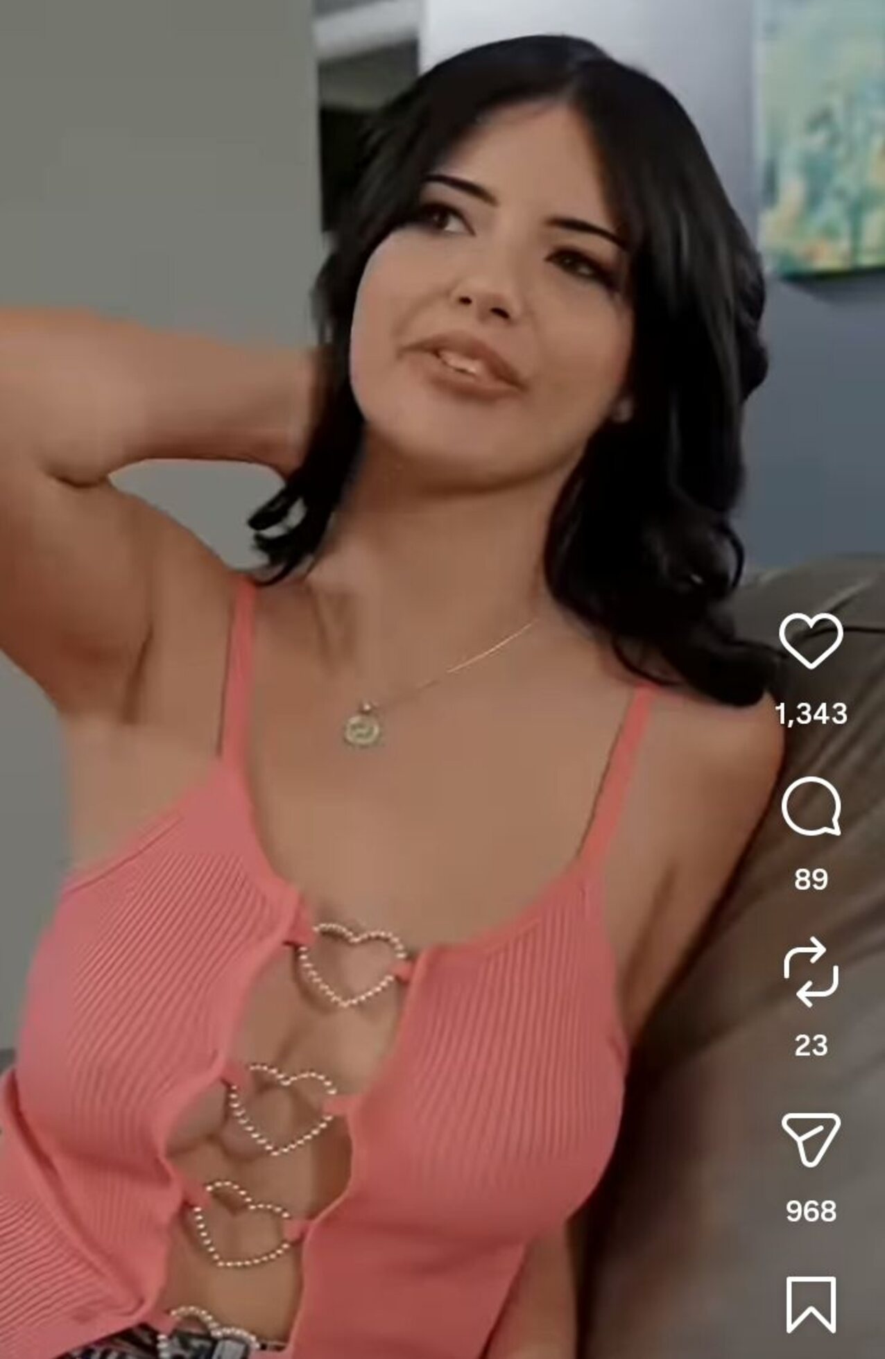 brunette babe big tits