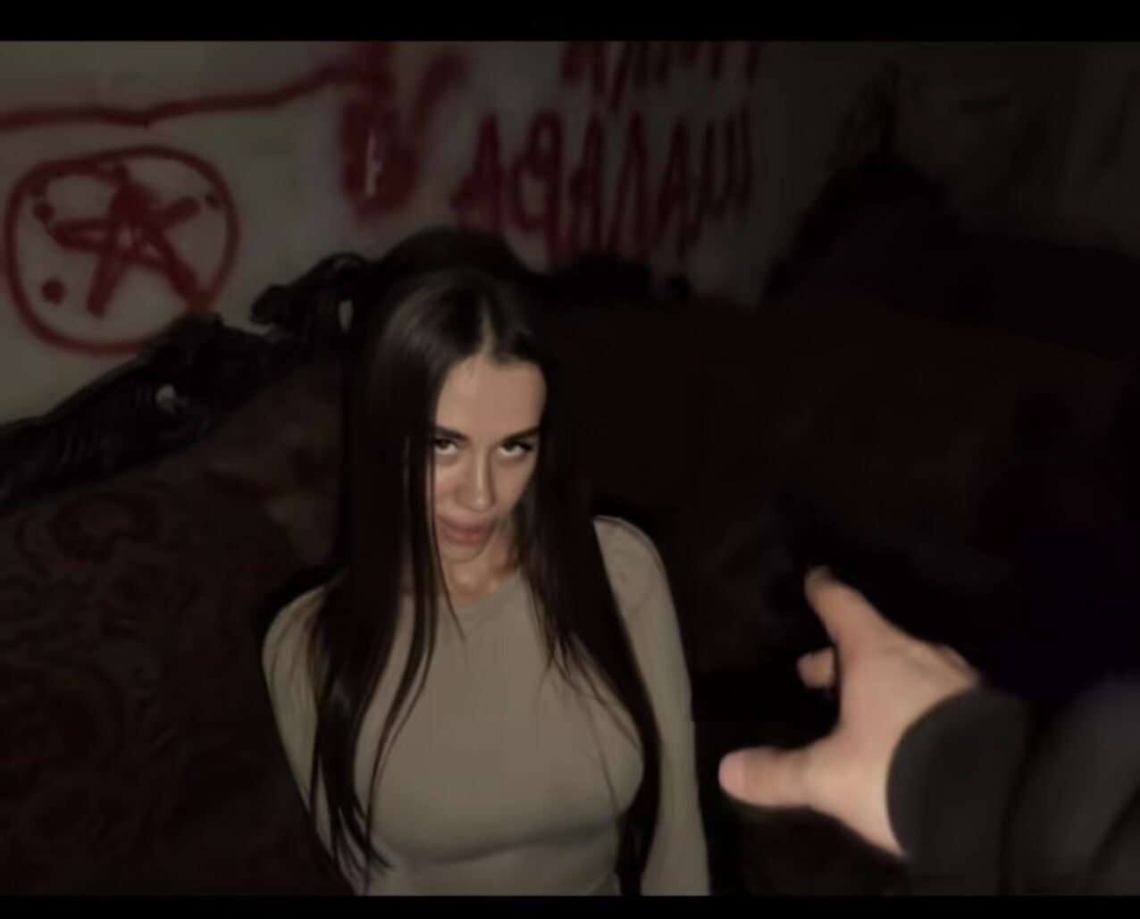 dark hair big tits paid