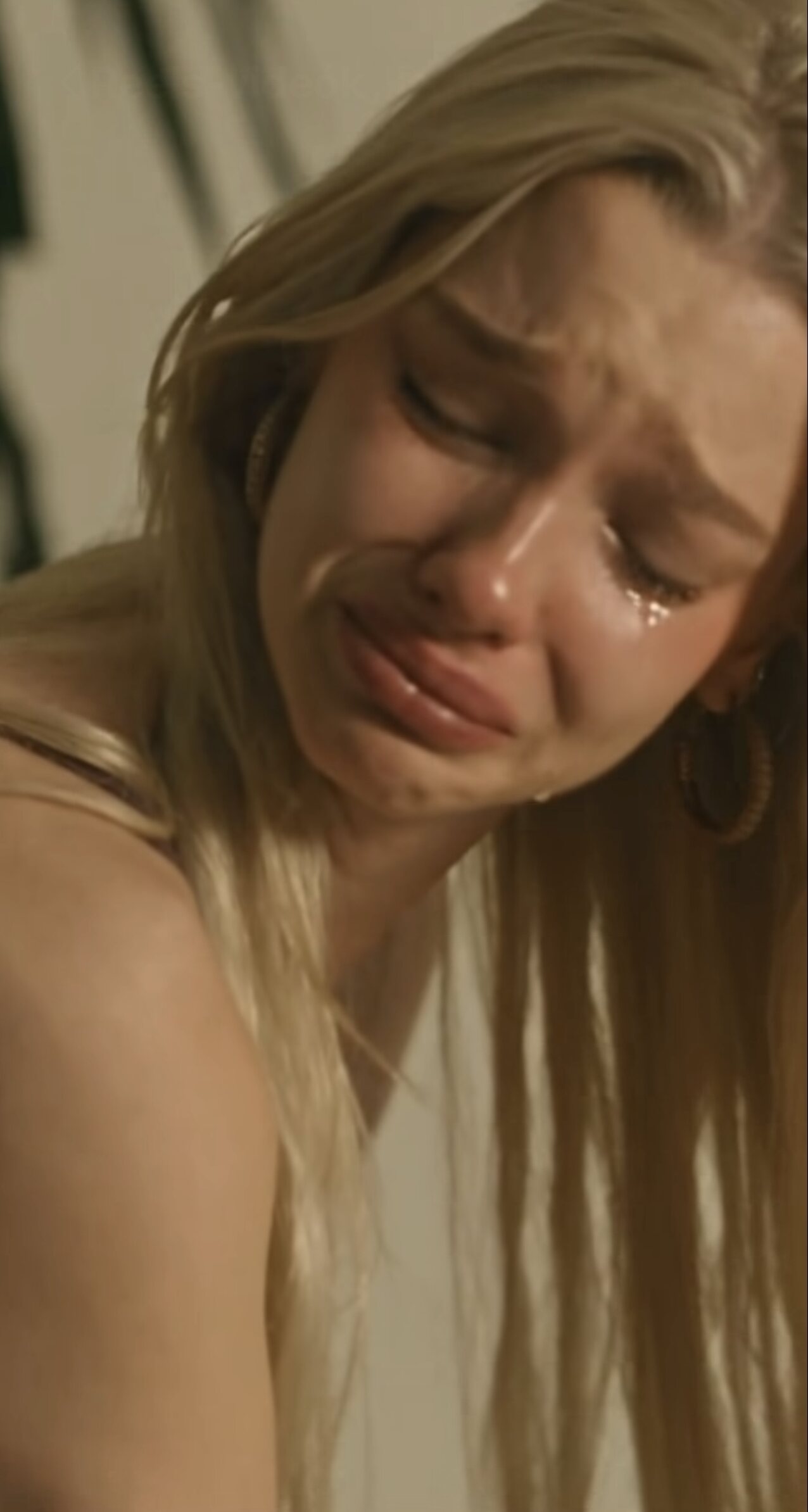 blonde sad video