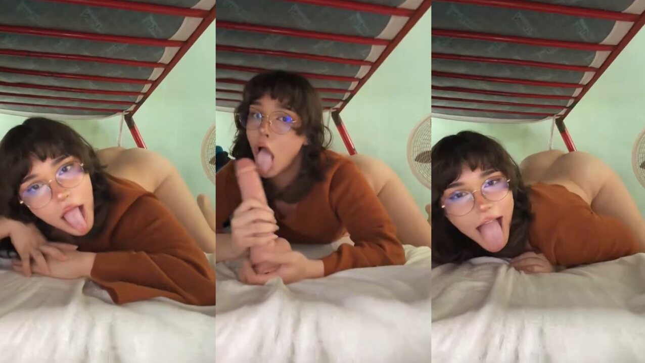camgirl glasses blowjob
