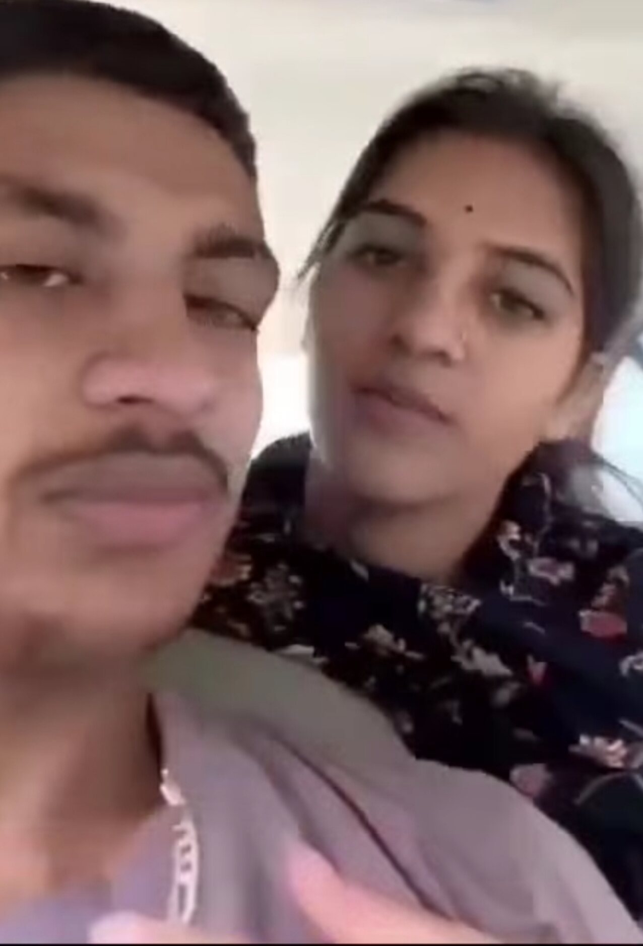 viral desi couple