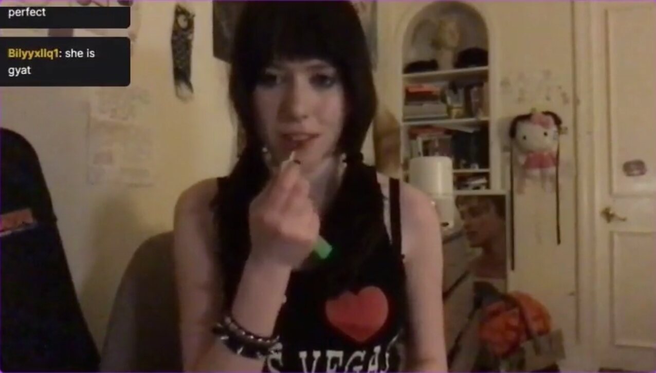 teen cute camgirl